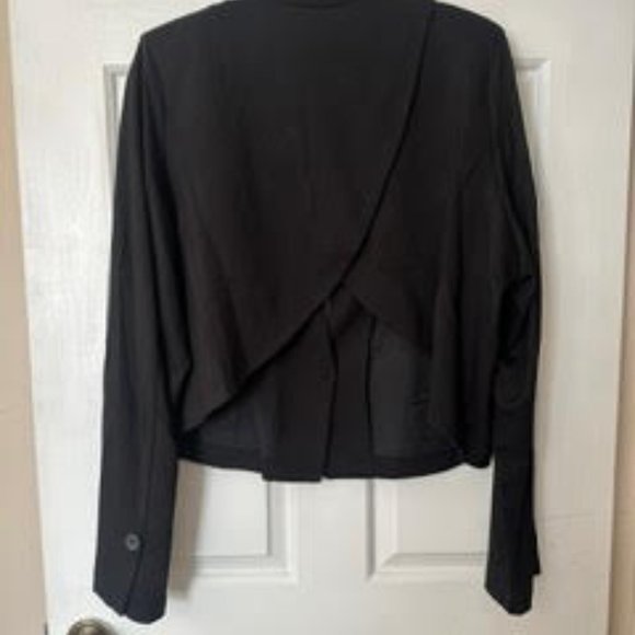Eloquii Cropped Cross-Back Blazer - Picture 7 of 7